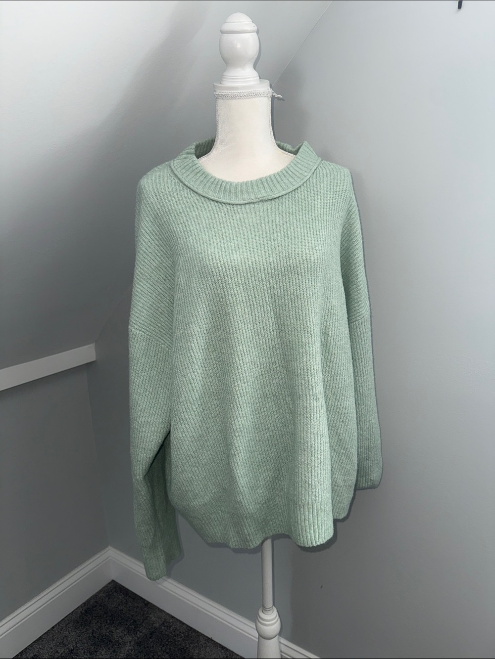 American Eagle Outfitters Mint Green Oversized Crewneck Sweater